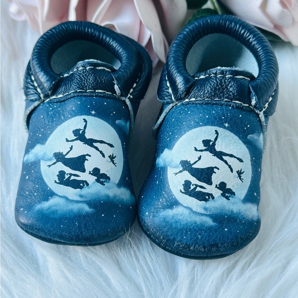 Freshly Picked X Disney Peter Pan Flight to Neverland City Moccasins - Picture 2 of 5